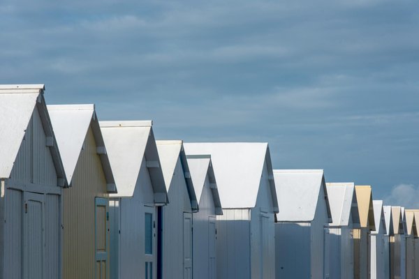 Acheter vs louer une propriété de luxe : avantages et inconvénients